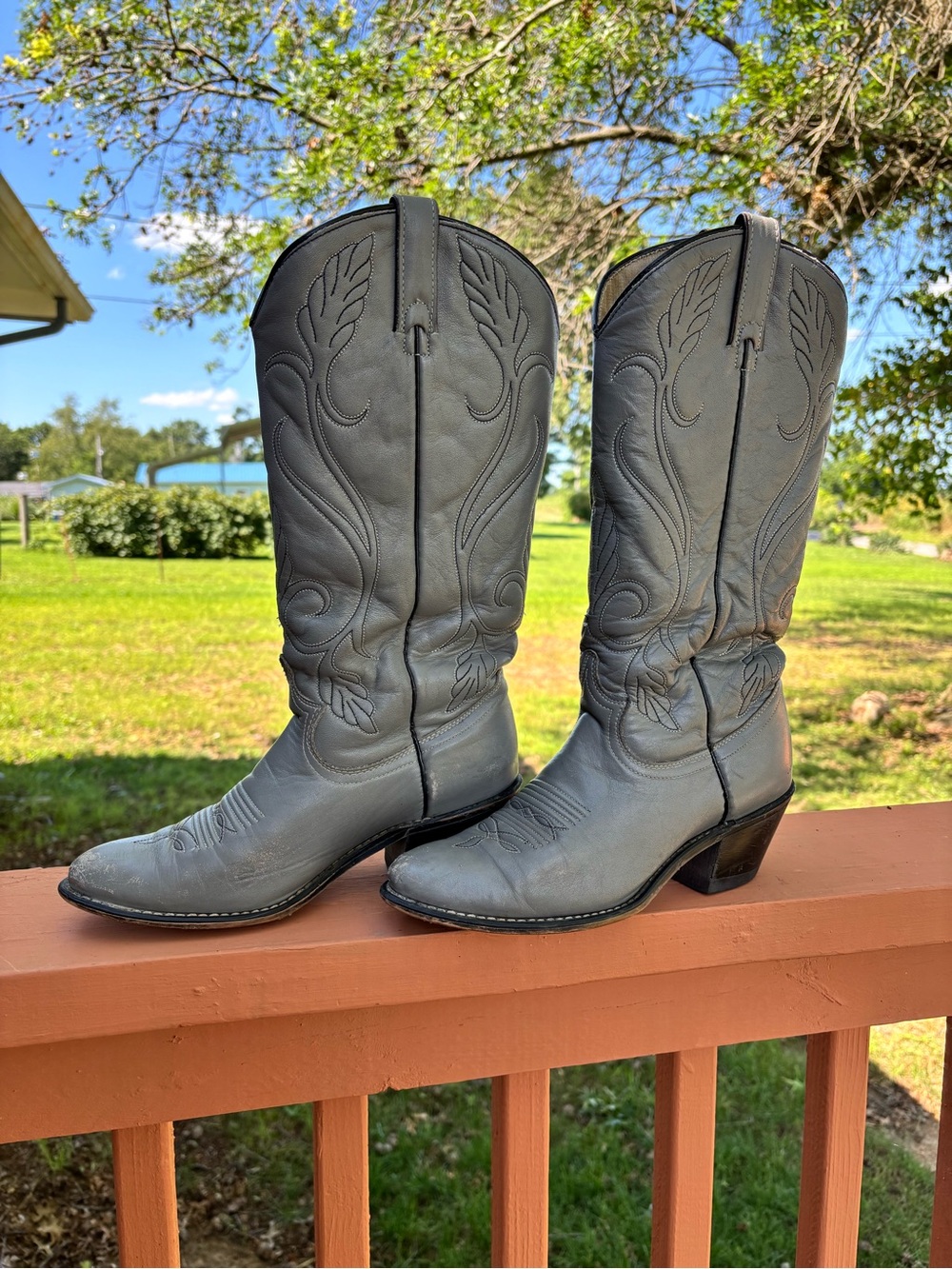 Vintage Women's Gray Acme Western Cowboy Boots